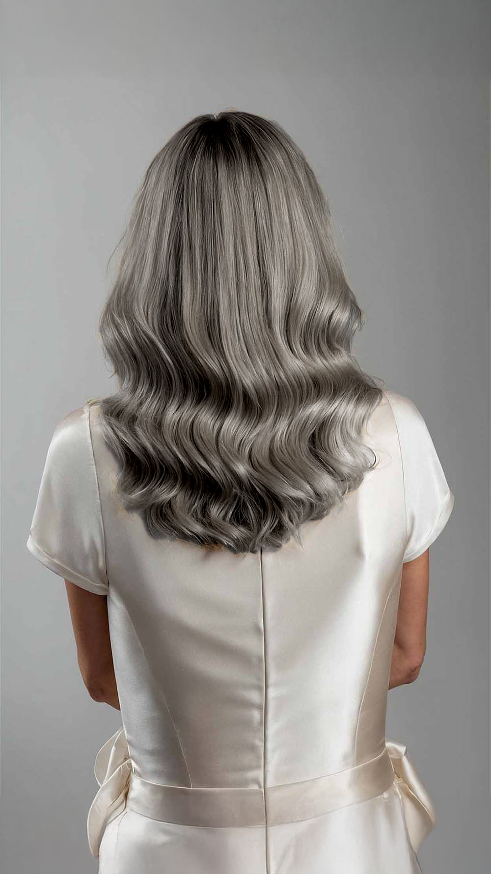 Soft-Wavy Grey Loire Wig